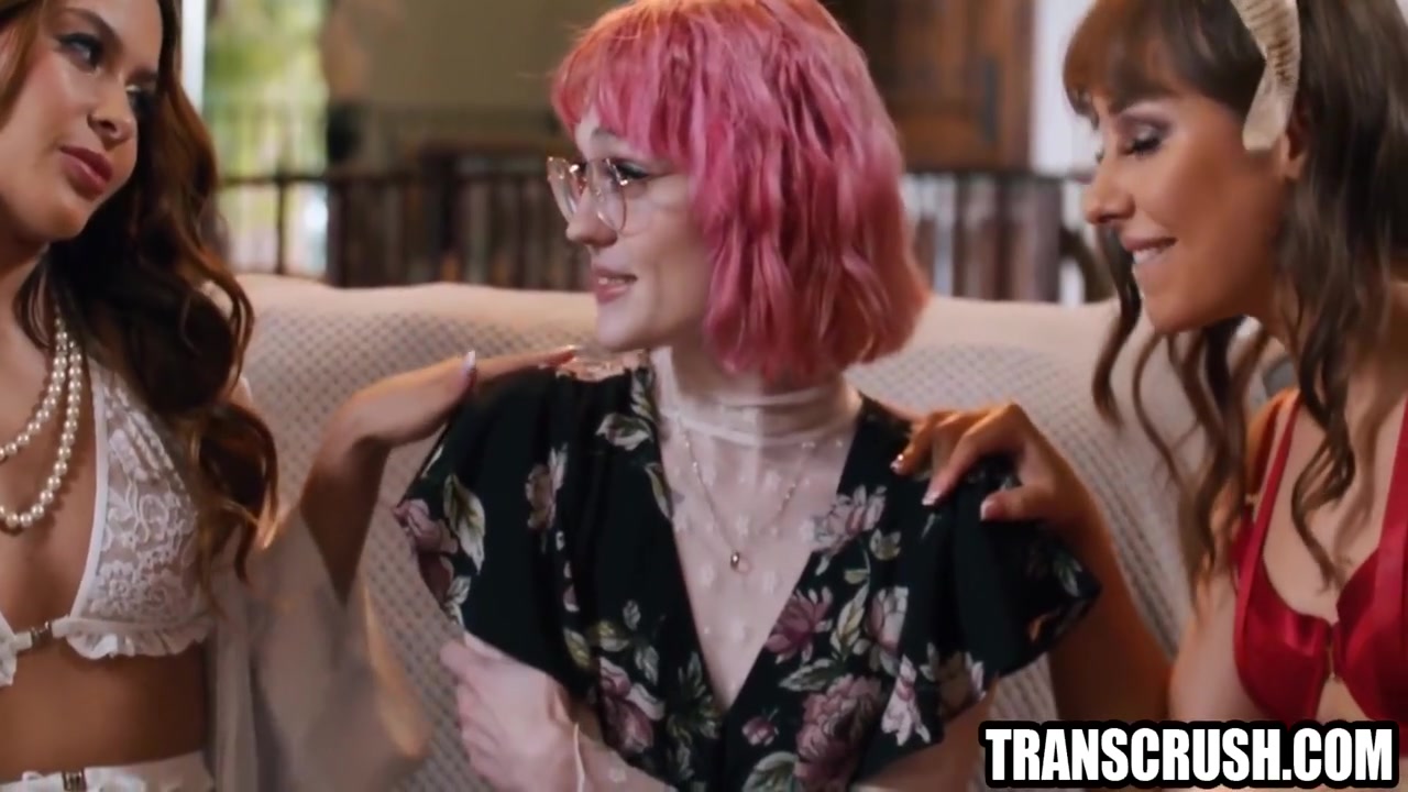 Tommy King And Nicole Aria In Haired Tranny Threesome Bangs Two Hot Lesbians 6 Min