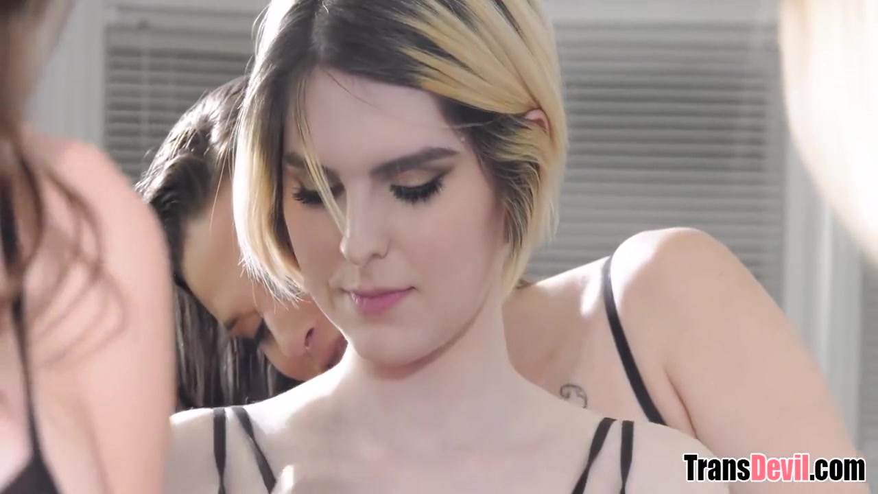 Holly Wood, Ella Hollywood And Devils Film - 3 Trans Girlfriends And Having Fun 6 Min