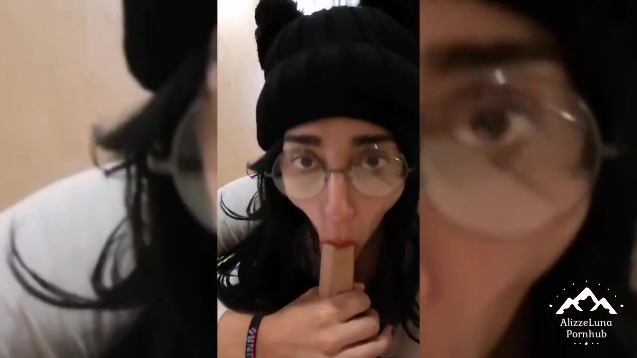 Alizze Luna Haciendose El Amor A Ella Misma