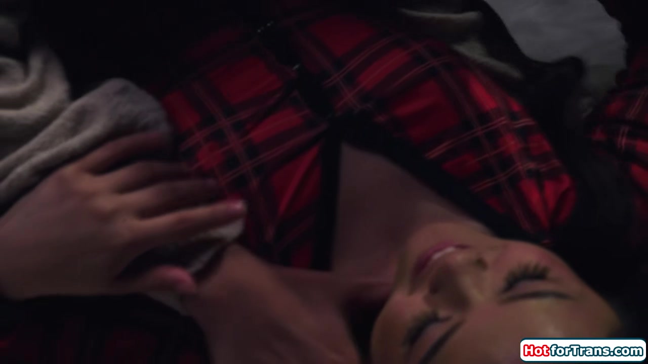 Trans Kasey Kei bangs her gf to get warm