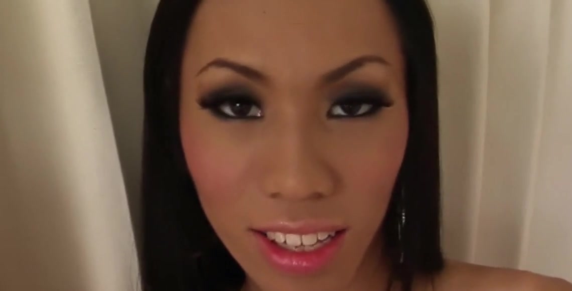 Long-haired Ladyboy with High Heels Jerks off her Tri