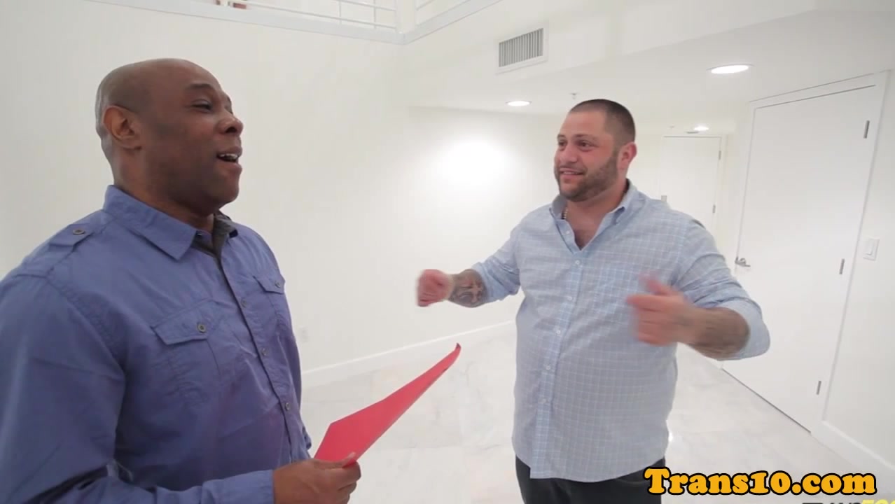 Latina tranny assfucked by realestate broker