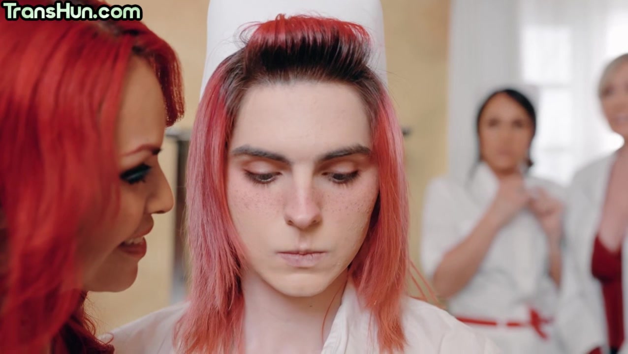 Trans ladies fuck perverted MILF bitches in threesome