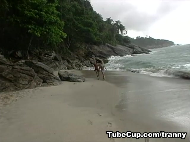 Alexia & Ed Junior in Breathtaking sight Scene