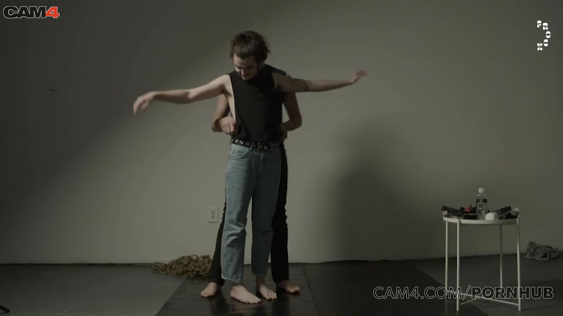 Femboy gets tied up and pinched : CAM4 Trans