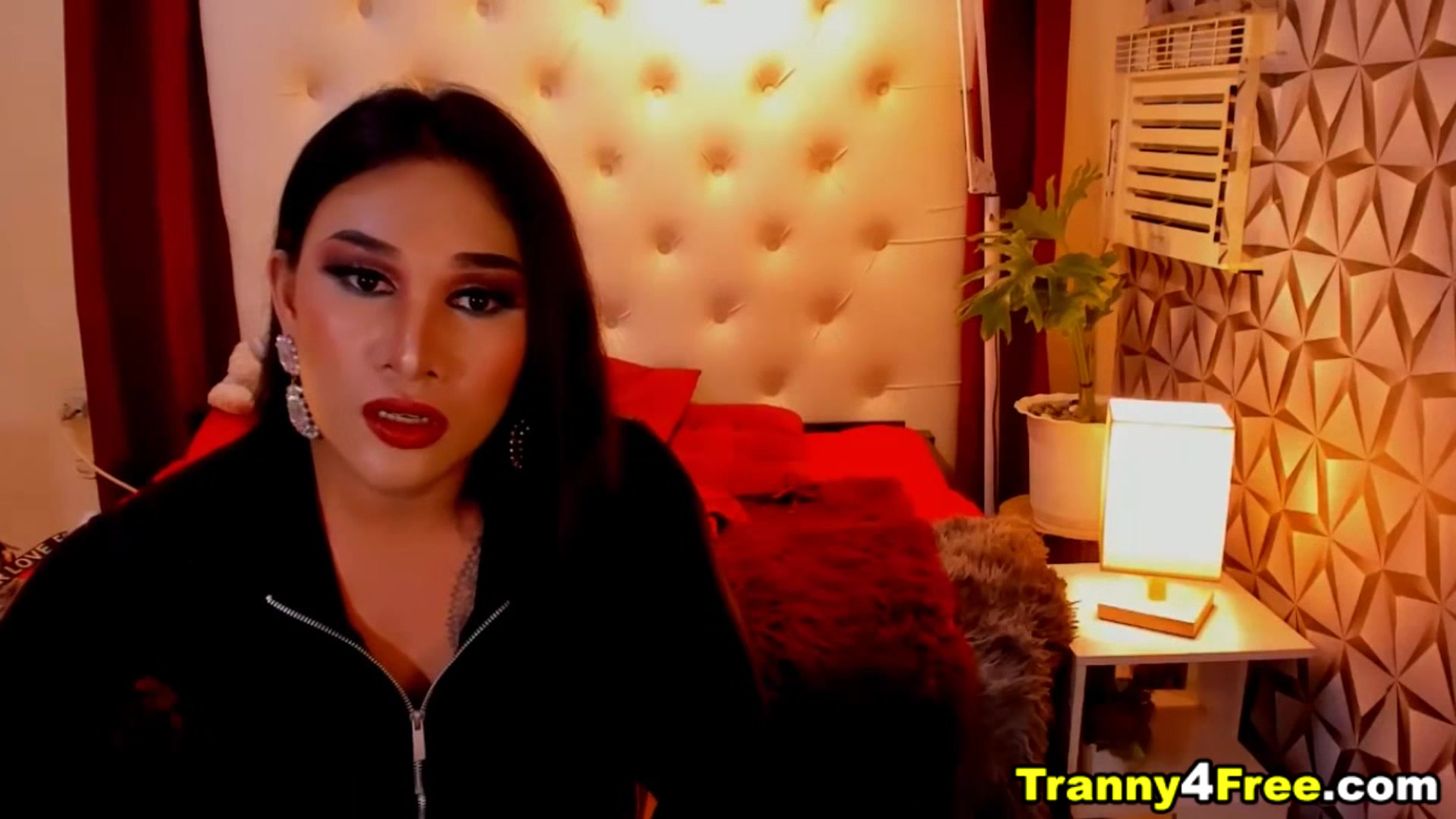 Horny Tranny Showing NiceTits and Jerking