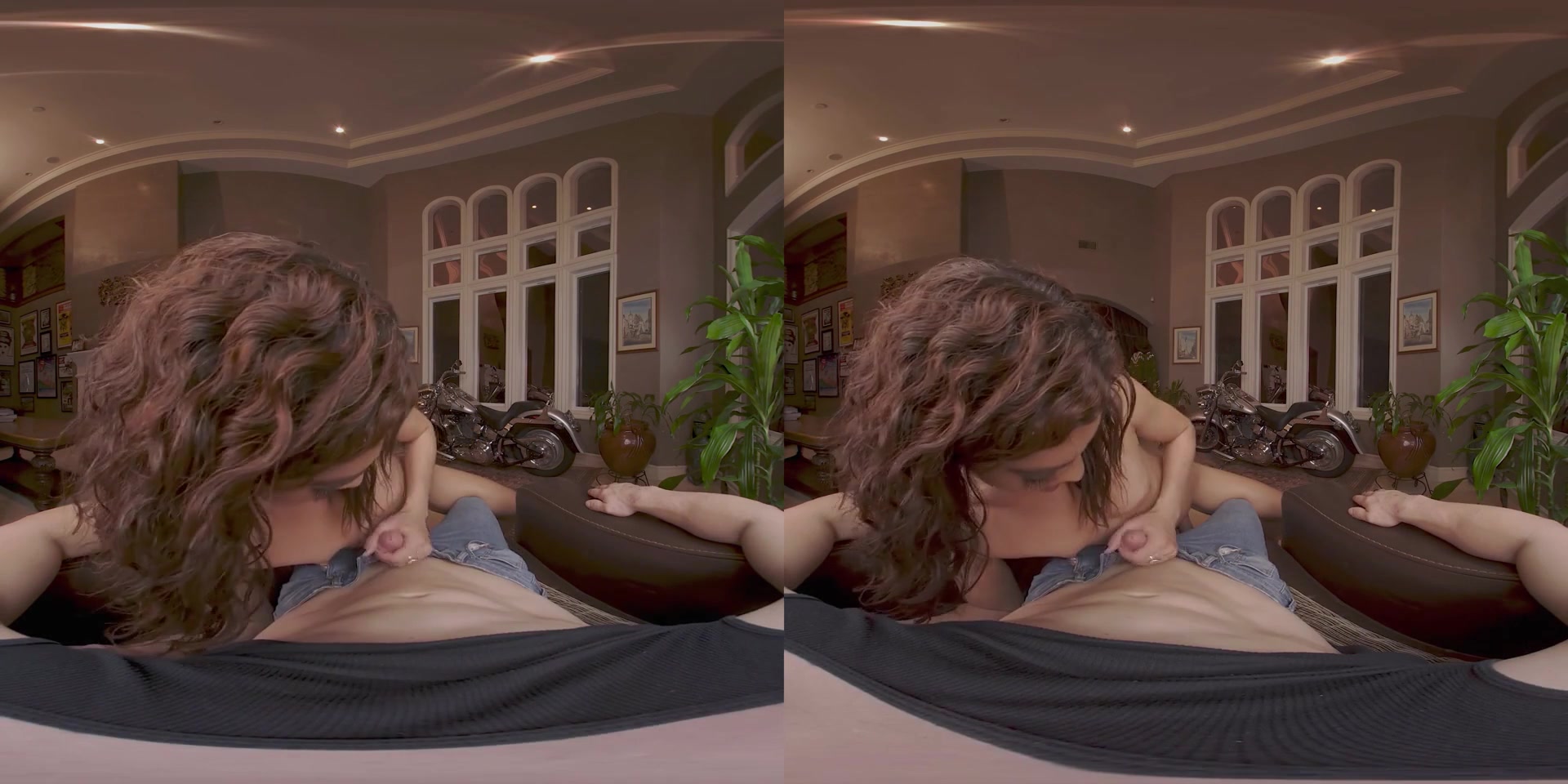 Kendra Sinclaire in Ride My Pillion Shemale VR Porn Video - VRBTrans
