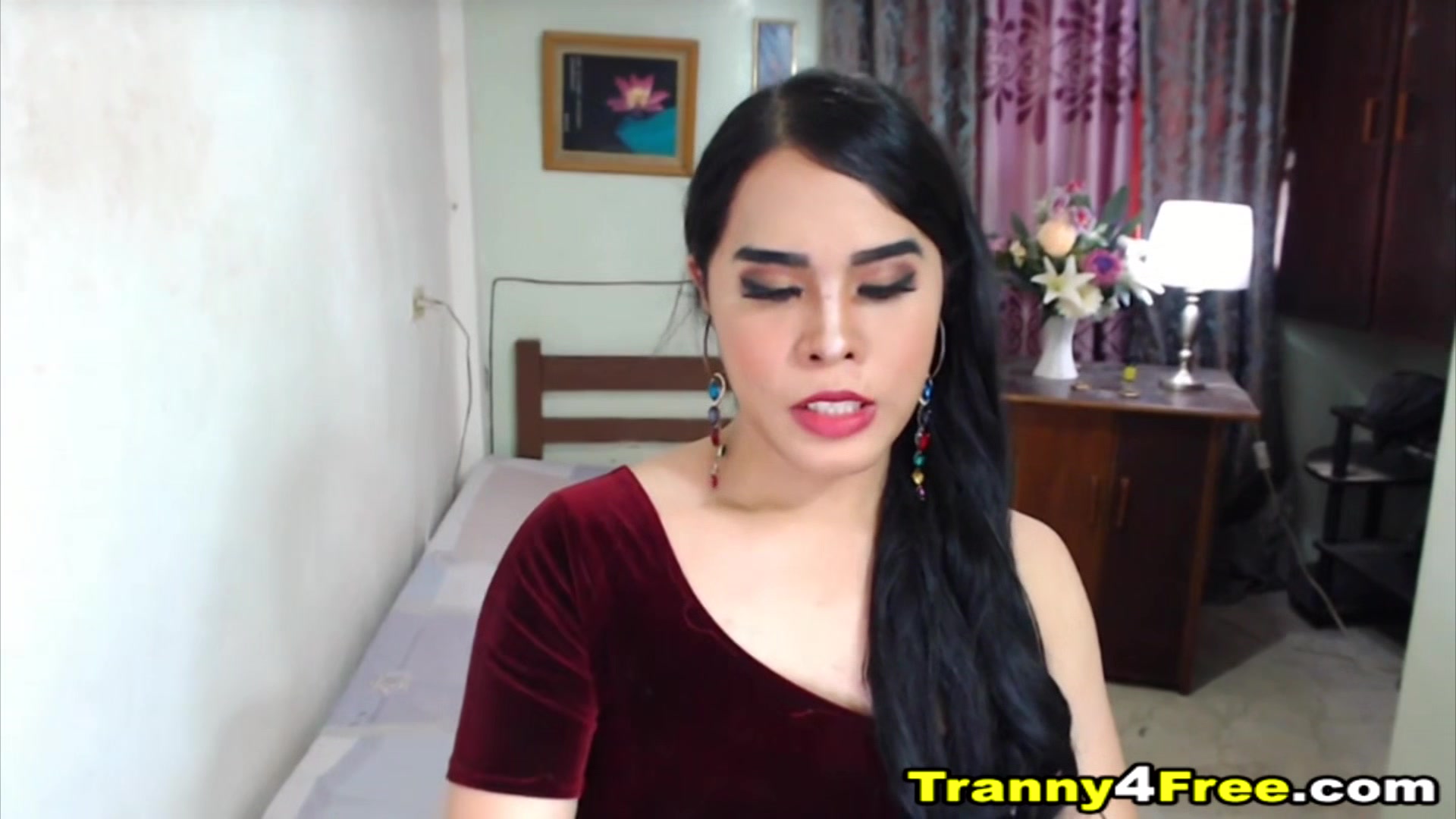 Pinay Beauty Shemale Wild Cock Handjob