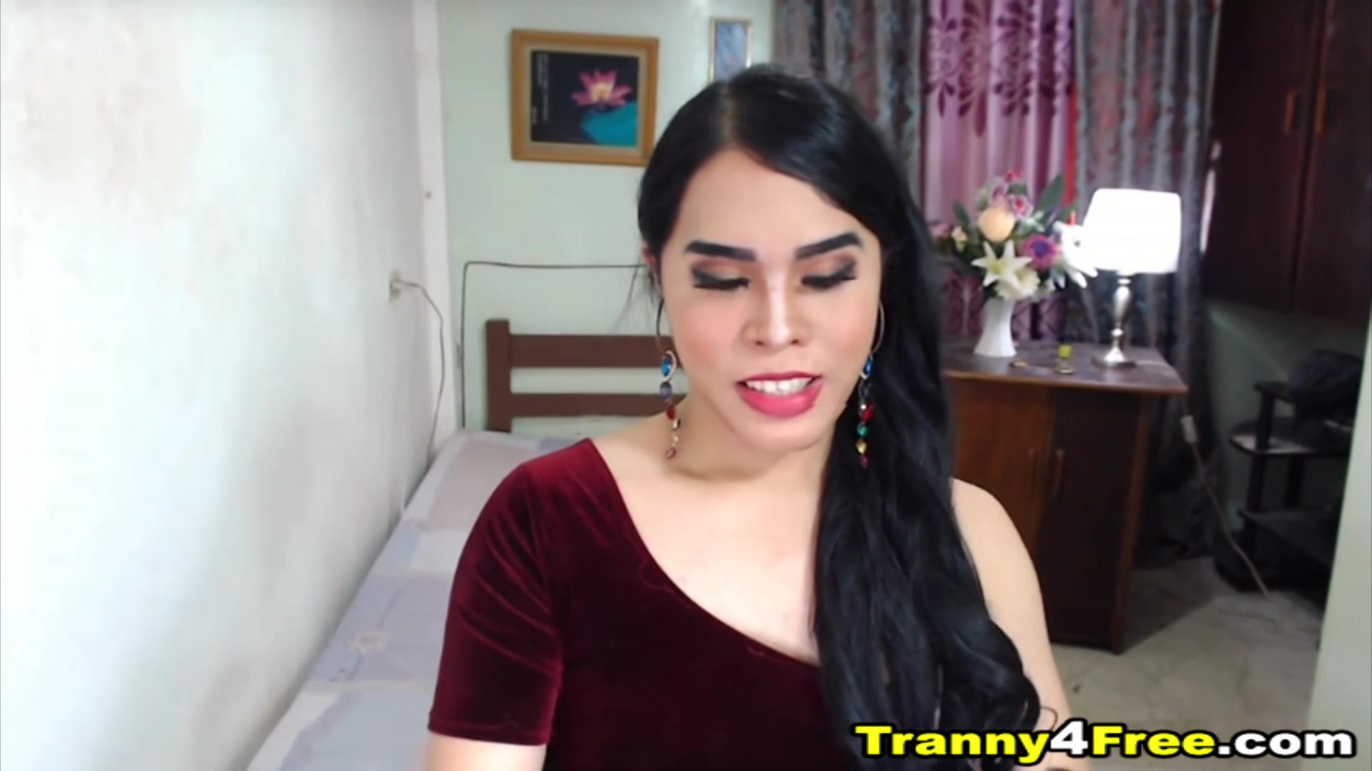 Pinay Beauty Shemale Wild Cock Handjob