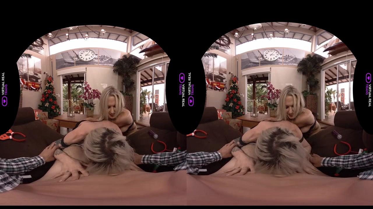 Lena Kelly & Kayleigh Coxx in Merry sleazy xxxmas - VirtualRealTrans