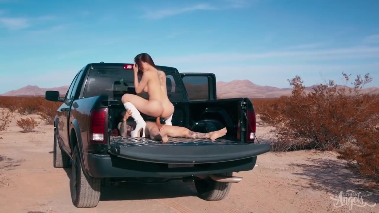 Emma Rose - Lust In The Desert