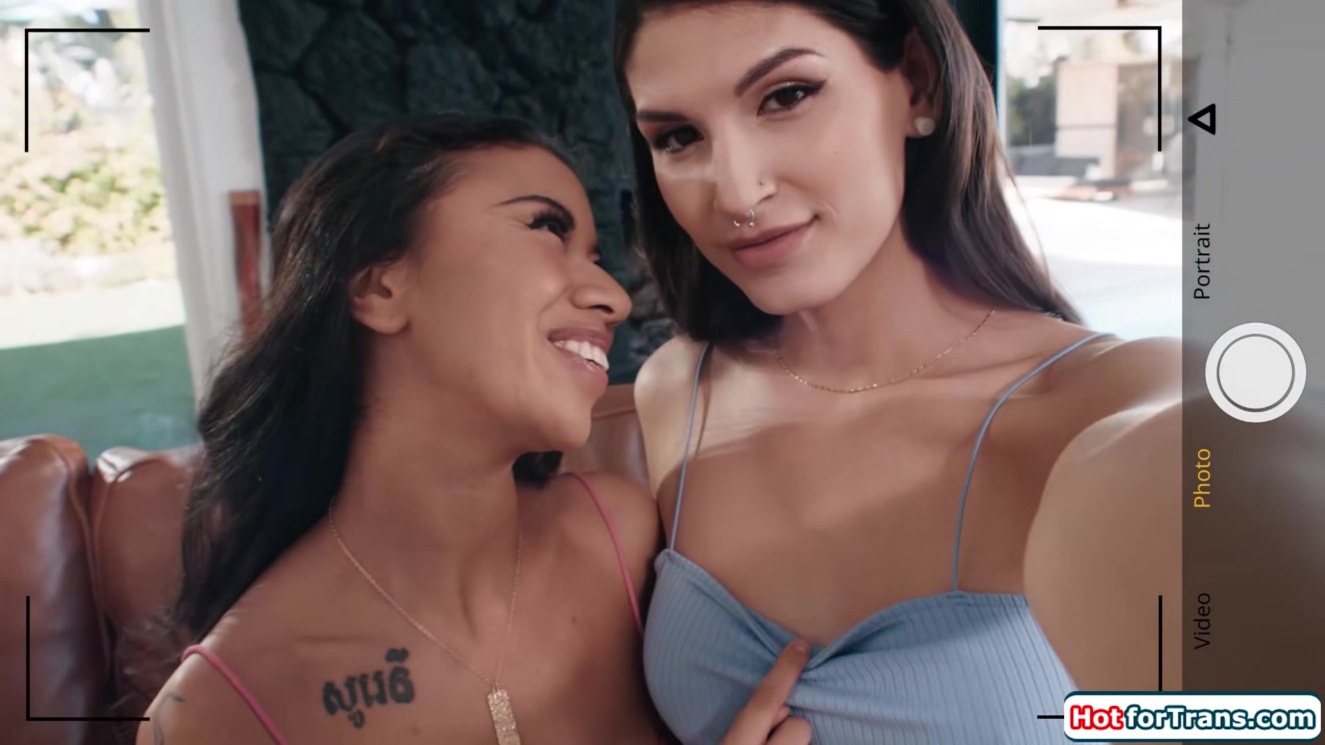 Latin tgirl Zariah Arau gets her big trans cock deepthroated