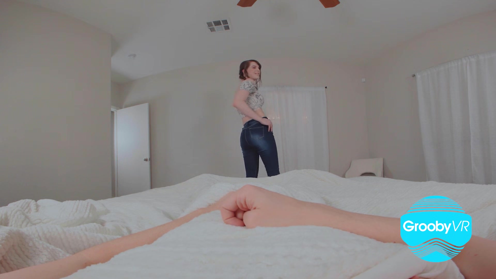 GROOBYVR - Autumn Rain Feels So Horny Wants To Play