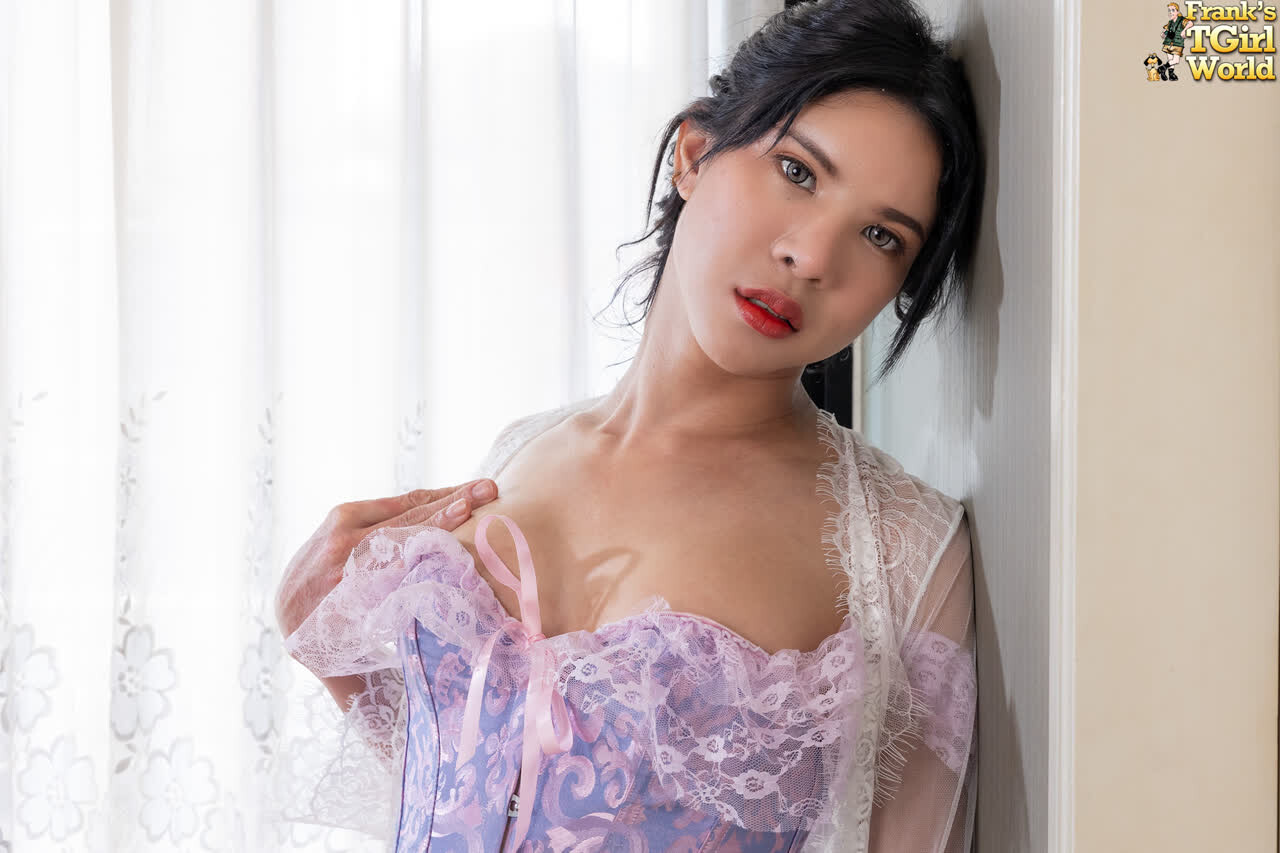 FRANKS TGIRLWORLD - Poy Wants To Be Desirable For You