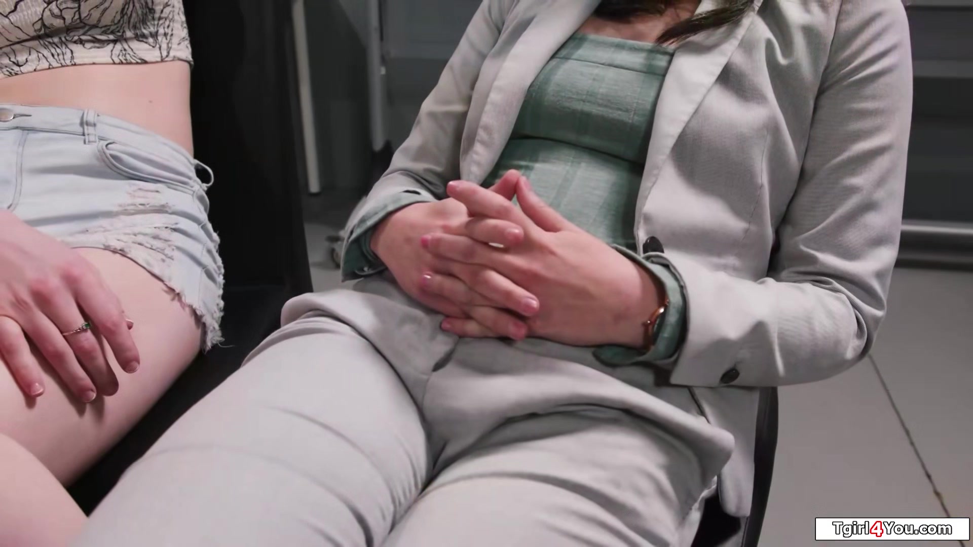 Milf college professor is fucked by busty tgirl Autumn Rain