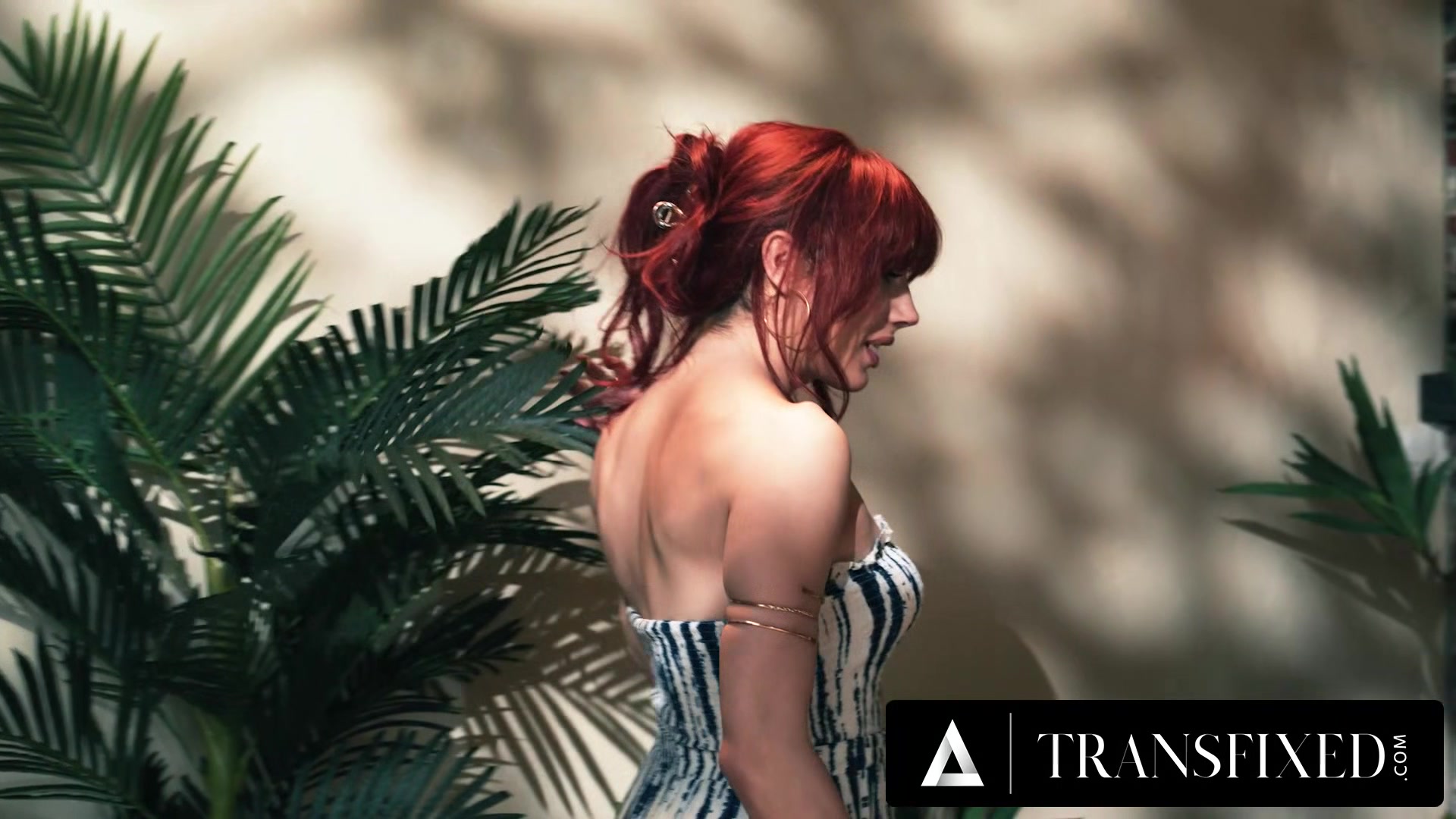 TRANSFIXED - Horny Masseuse Avery Jane Gets Double-Teamed By Trans Couple Ariel Demure Leilani Li
