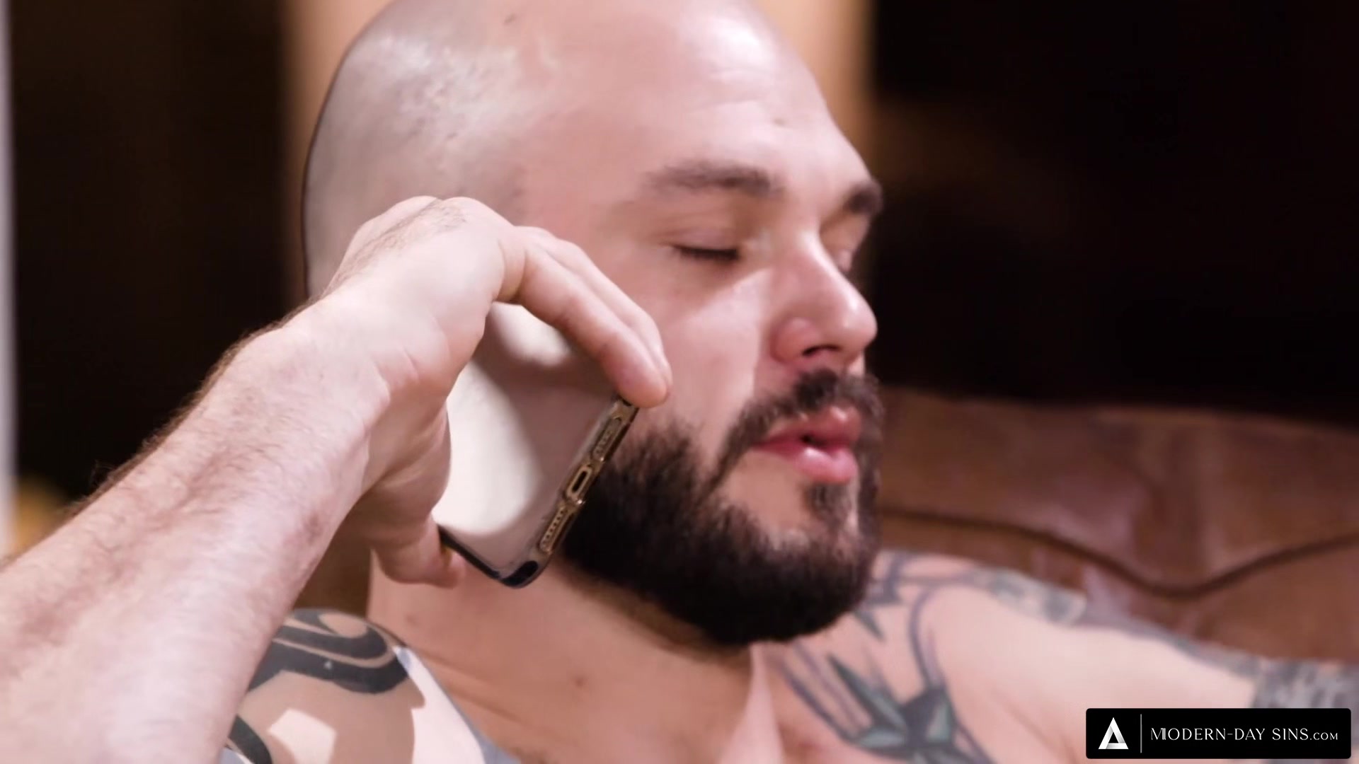 MODERN-DAY SINS - Trans Hottie Ariel Demure Is ALMOST CAUGHT FUCKING Tori Easton's CHEATING BF!